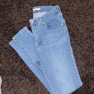Levi 721 High Rise Skinny Jeans.
